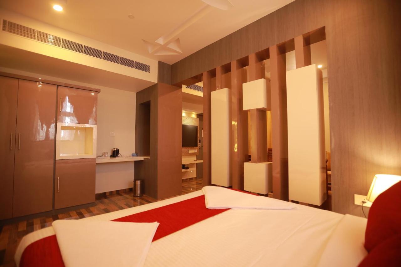 Sree Bharat Residency Hotel Alāndurai Buitenkant foto