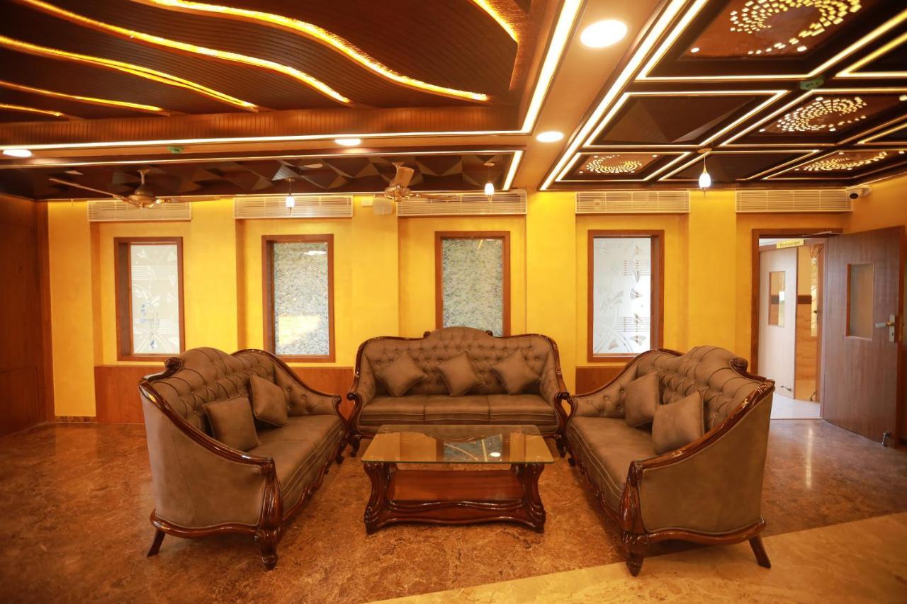 Sree Bharat Residency Hotel Alāndurai Buitenkant foto