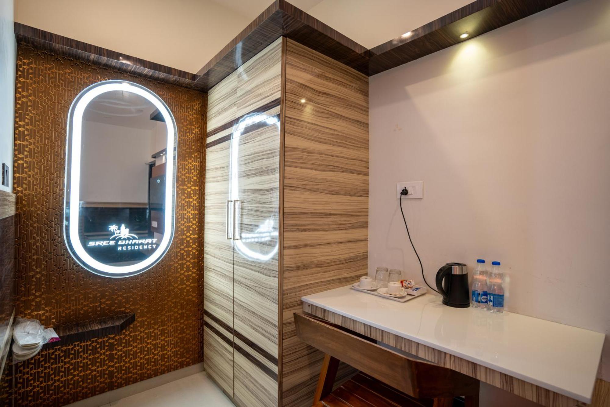 Sree Bharat Residency Hotel Alāndurai Buitenkant foto