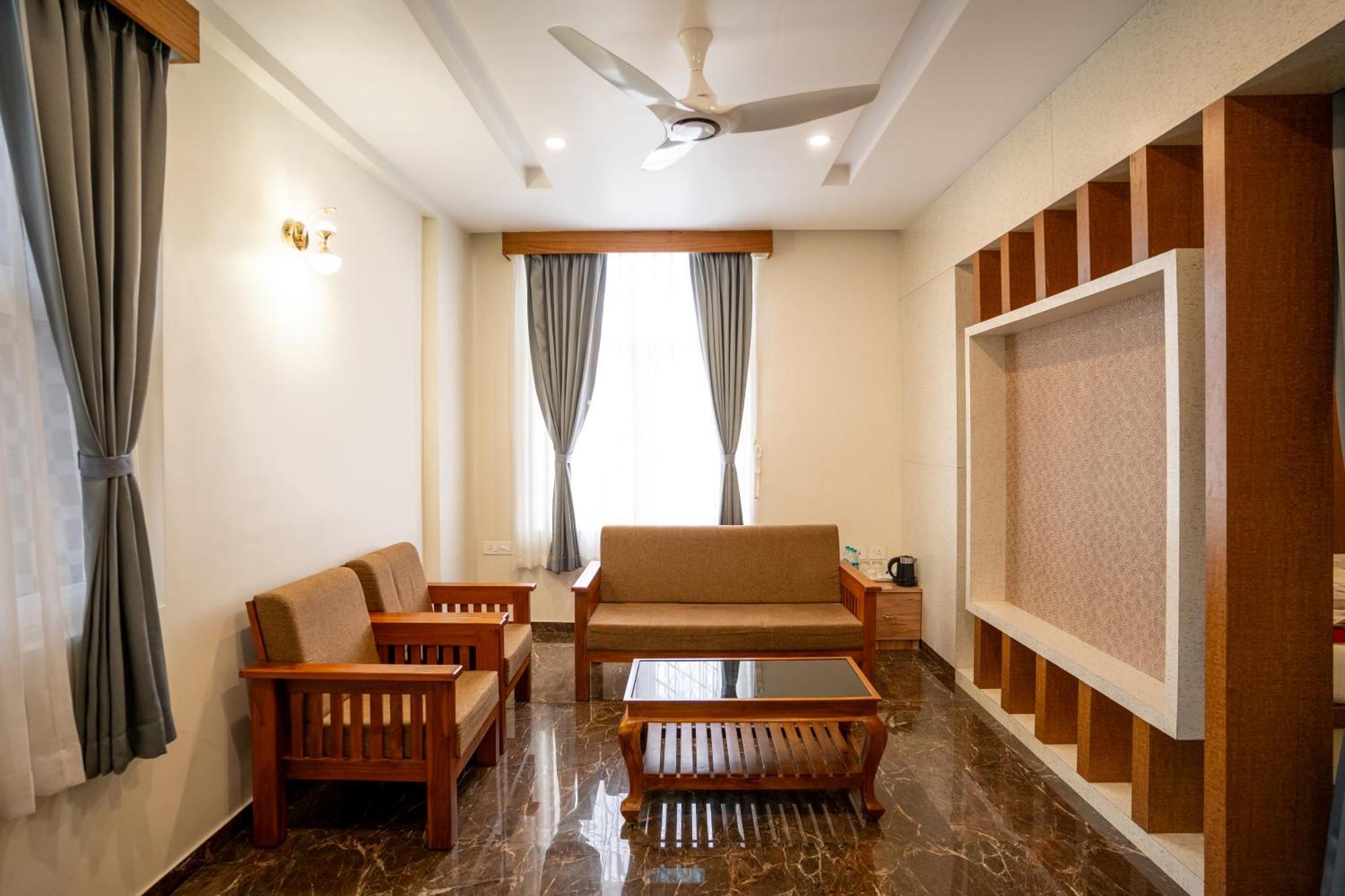 Sree Bharat Residency Hotel Alāndurai Buitenkant foto