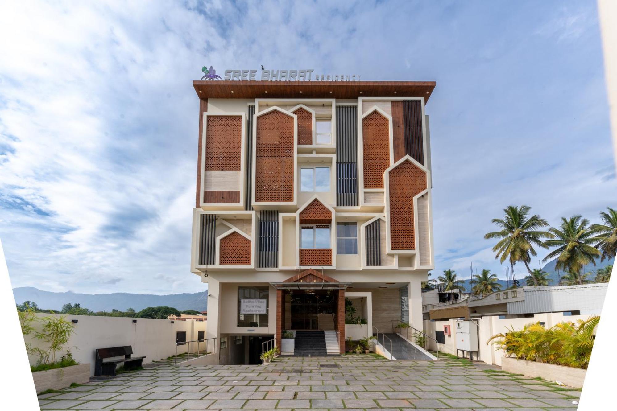 Sree Bharat Residency Hotel Alāndurai Buitenkant foto